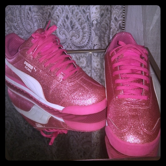 hot pink pumas